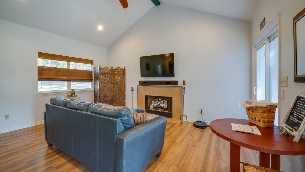 Photo of Livingroom in Pottsboro