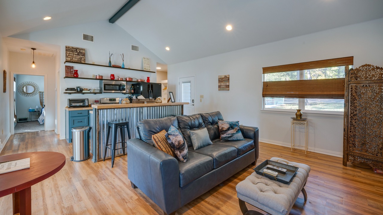 Photo of Livingroom in Pottsboro
