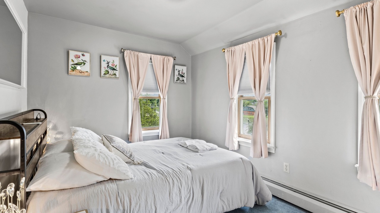 Photo of Bedroom in Ithaca