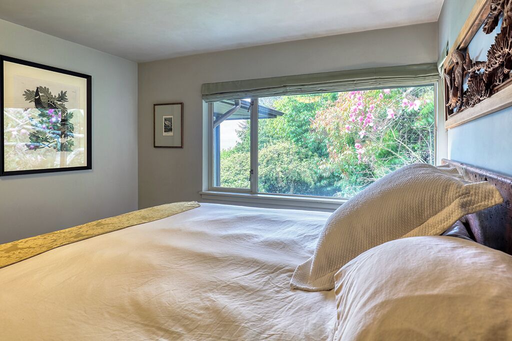 Photo of Bedroom in North Beach/Blue Ridge