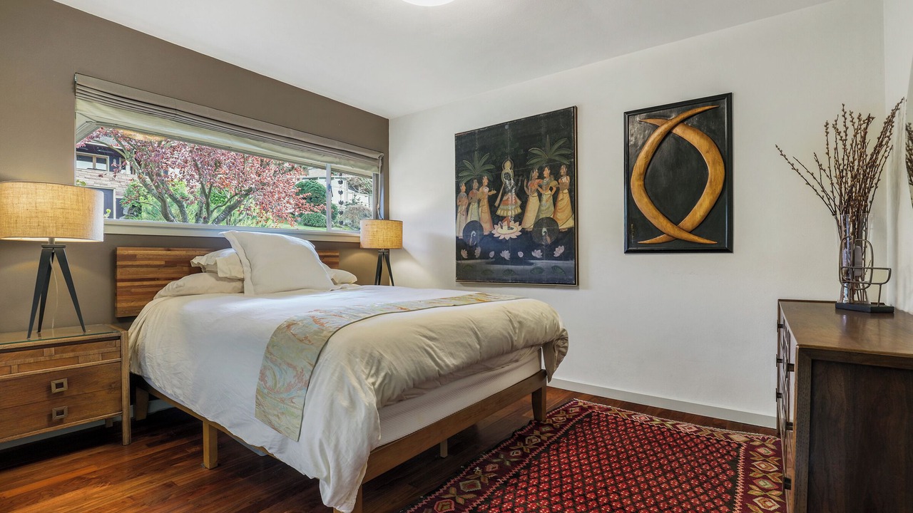 Photo of Bedroom in North Beach/Blue Ridge