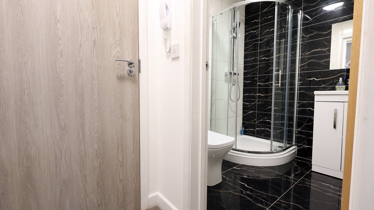 Photo of Bathroom in Penylan