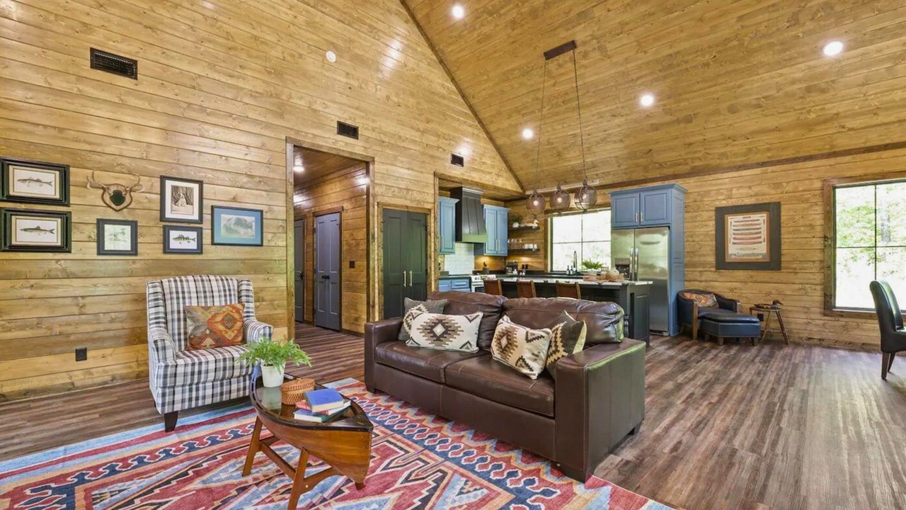 Photo of Livingroom in Broken Bow