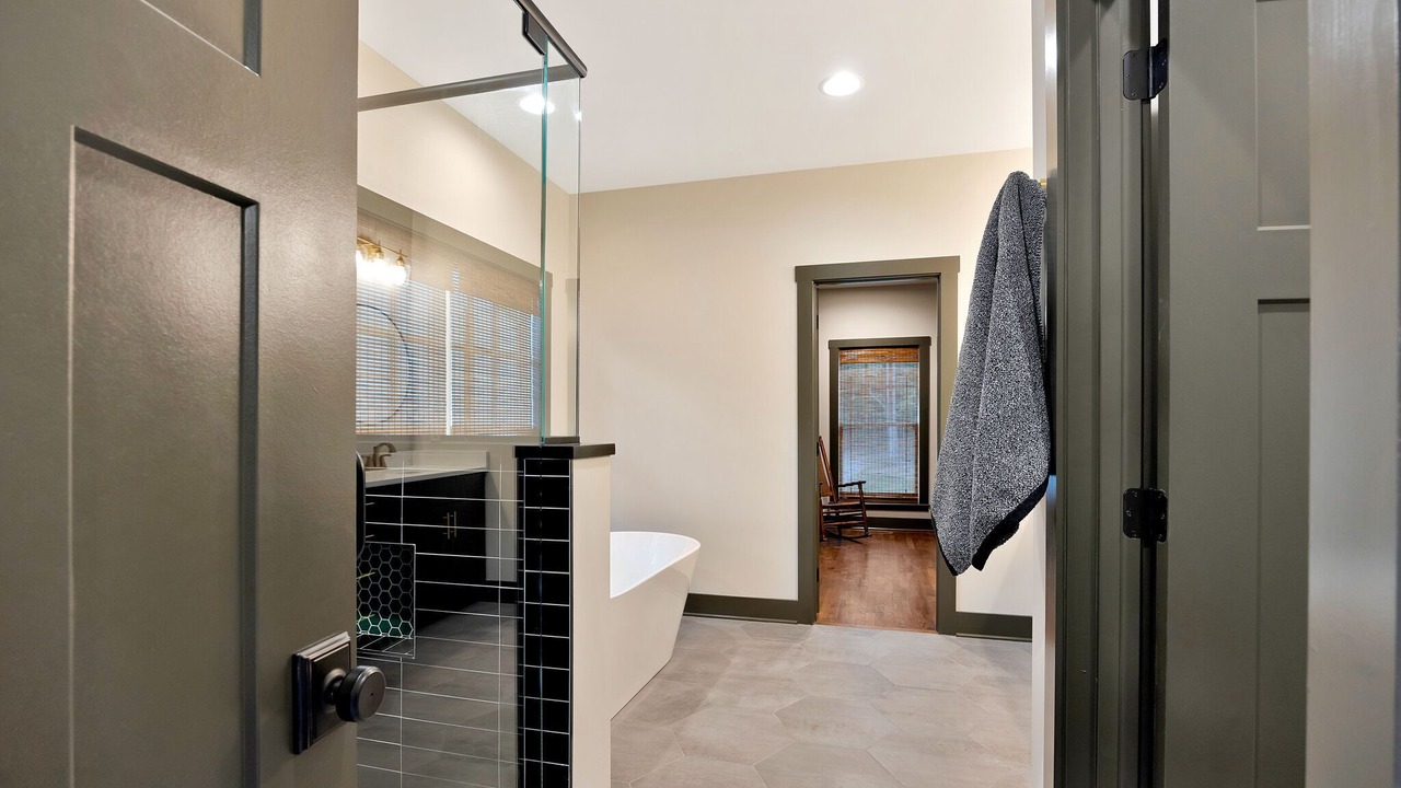 Photo of Bathroom in Cooleys Rift