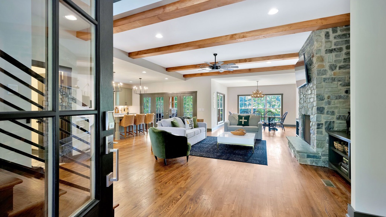 Photo of Livingroom in Cooleys Rift