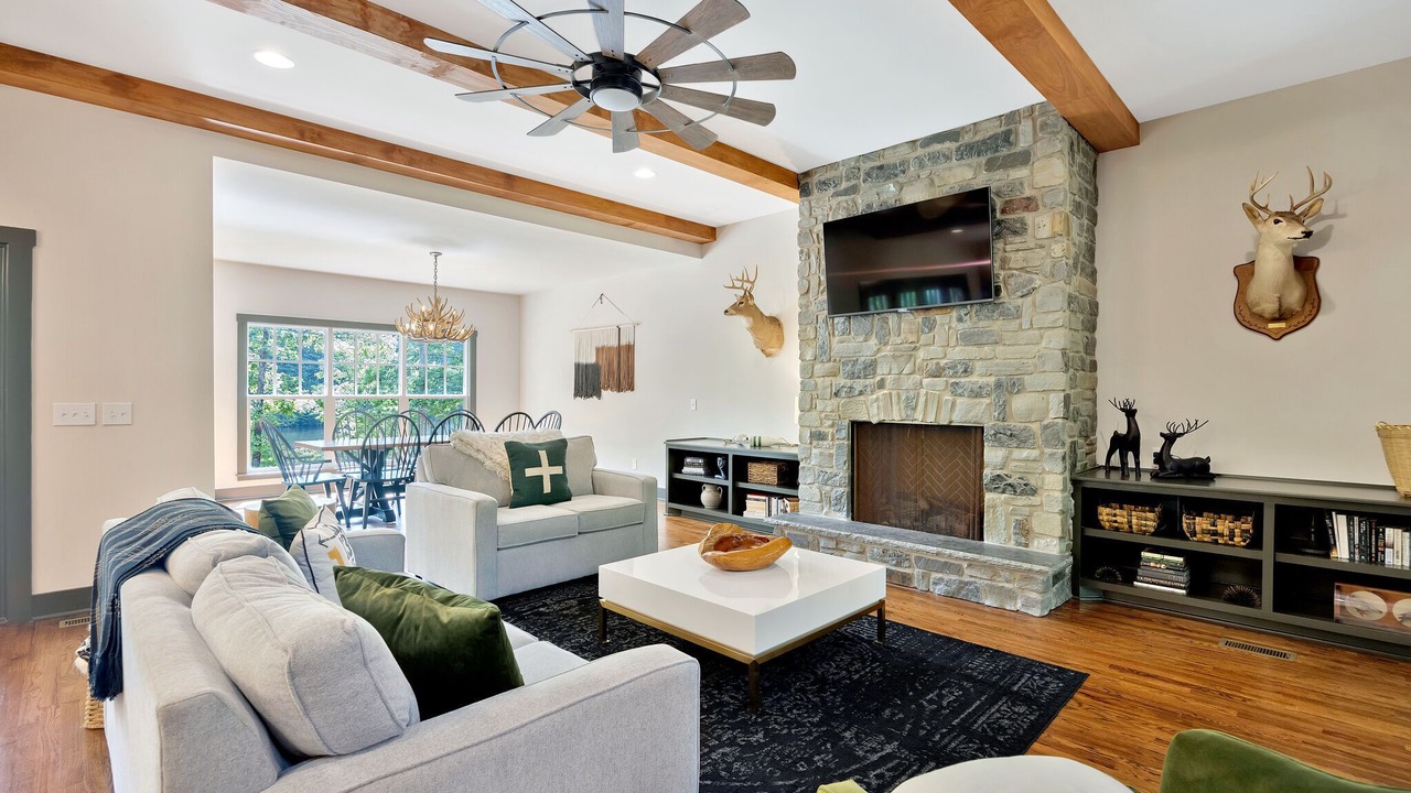 Photo of Livingroom in Cooleys Rift