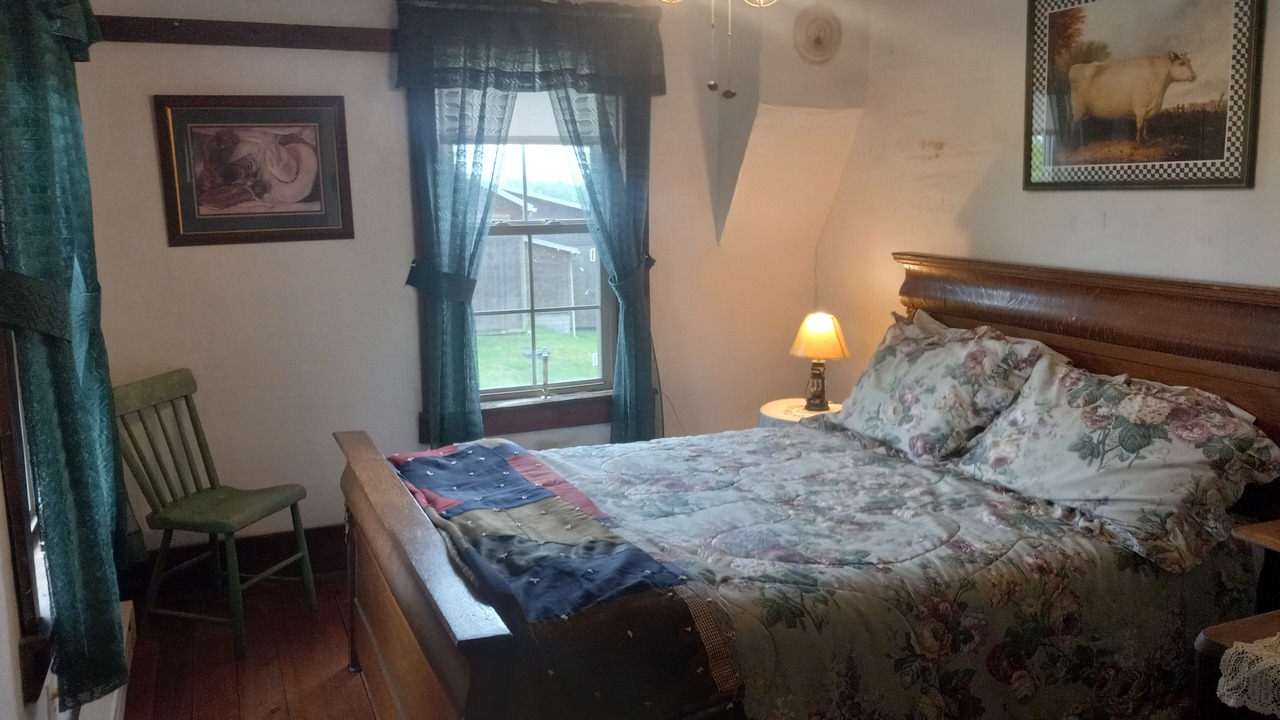 Photo of Bedroom in Harrisonville