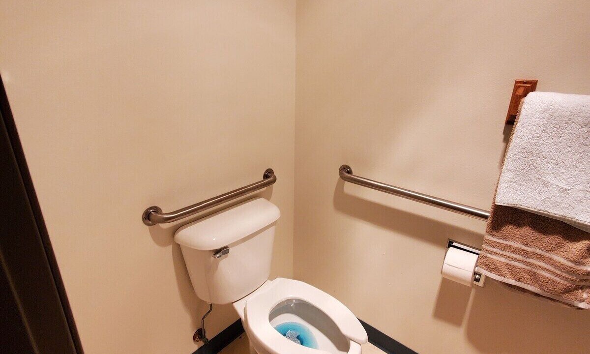 Photo of Bathroom in Boyd County