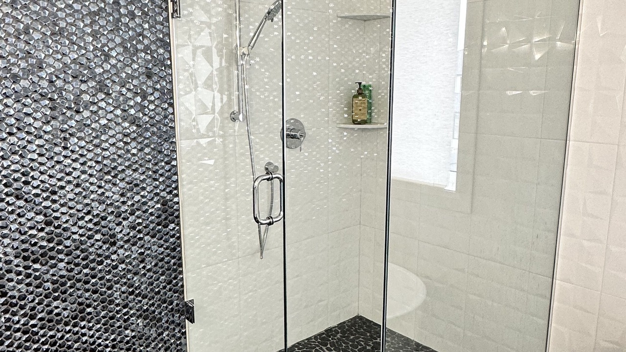 Photo of Bathroom in Boblo Island