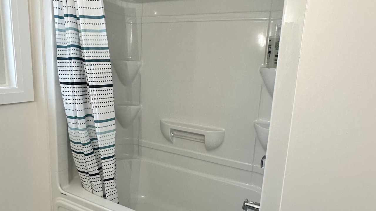 Photo of Bathroom in Boblo Island