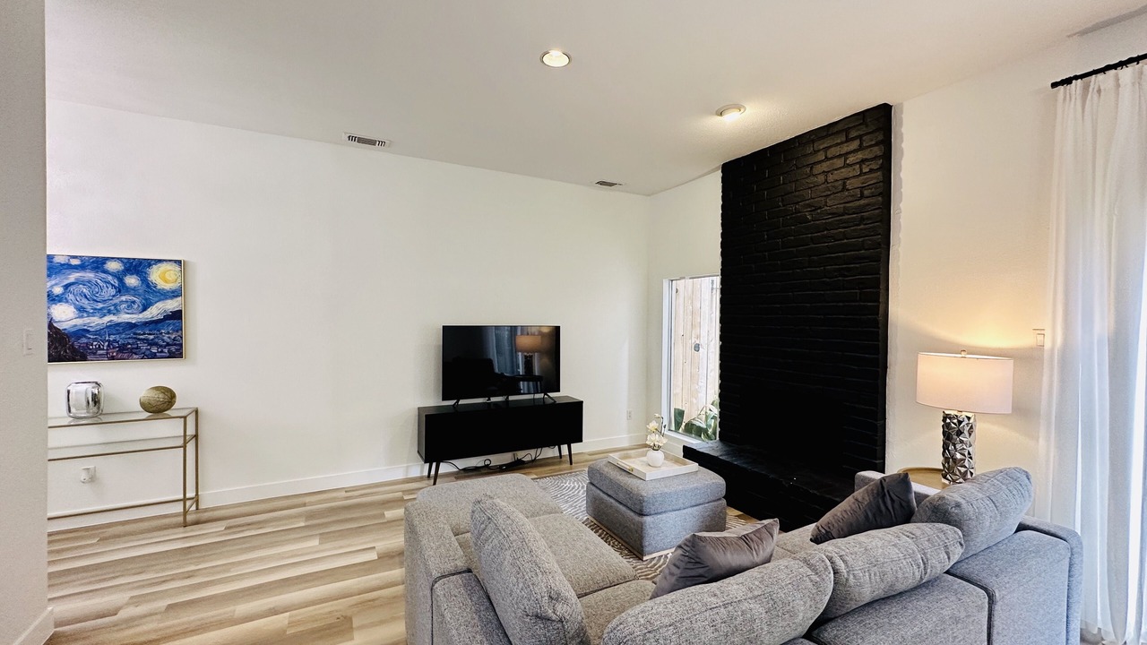 Photo of Livingroom in South Central Houston