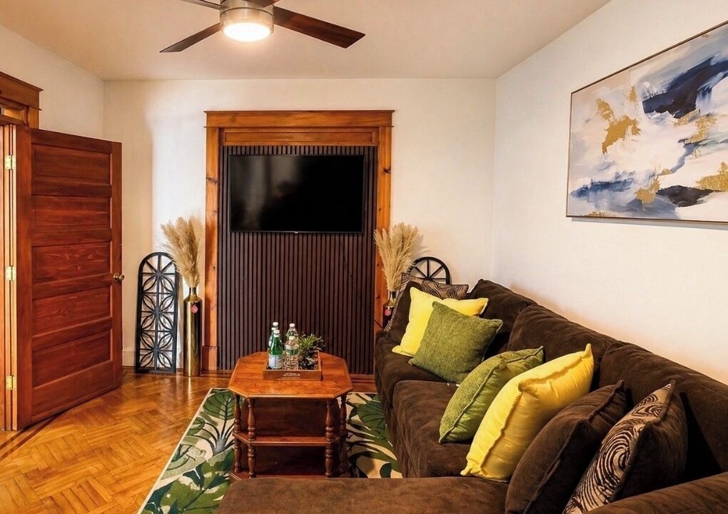 Photo of Livingroom in Albany