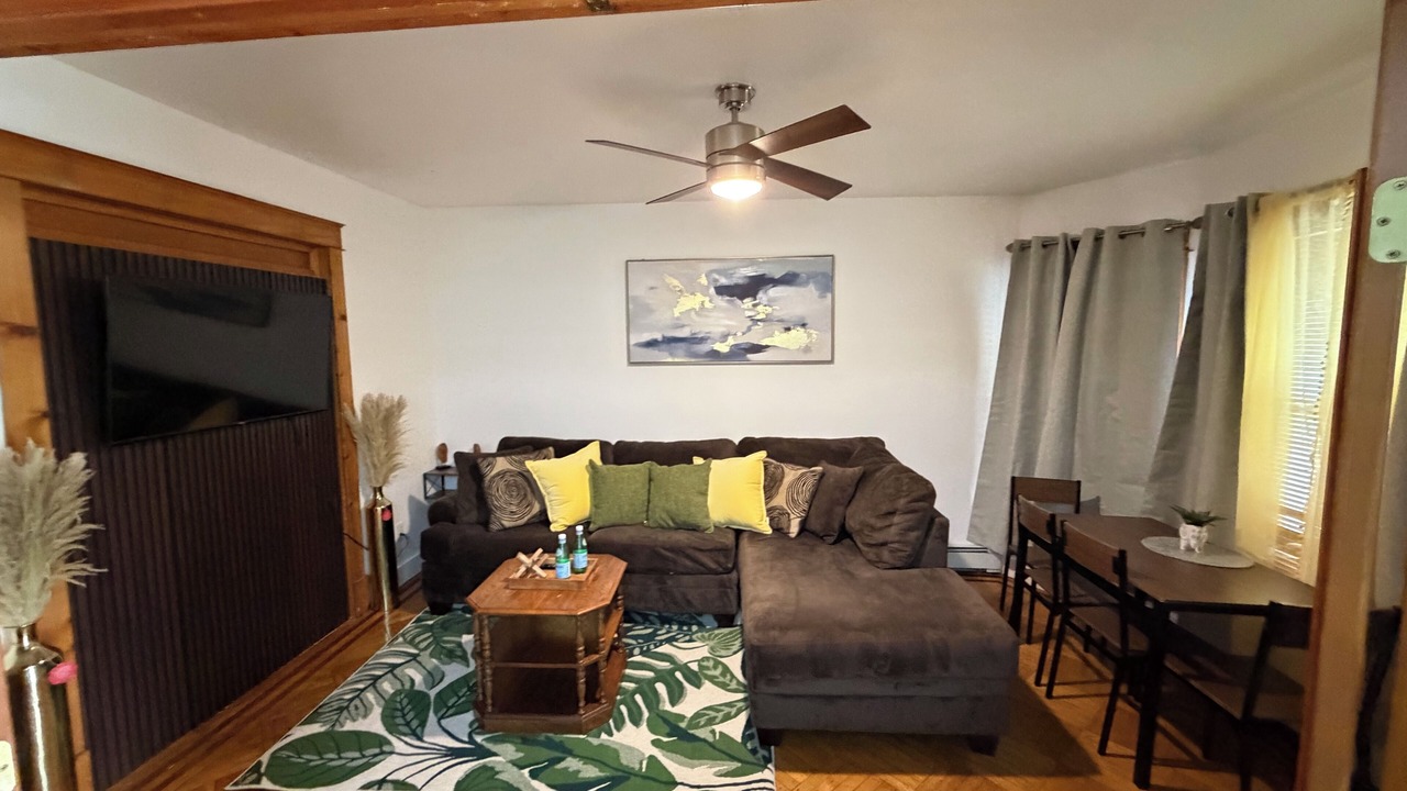 Photo of Livingroom in Albany