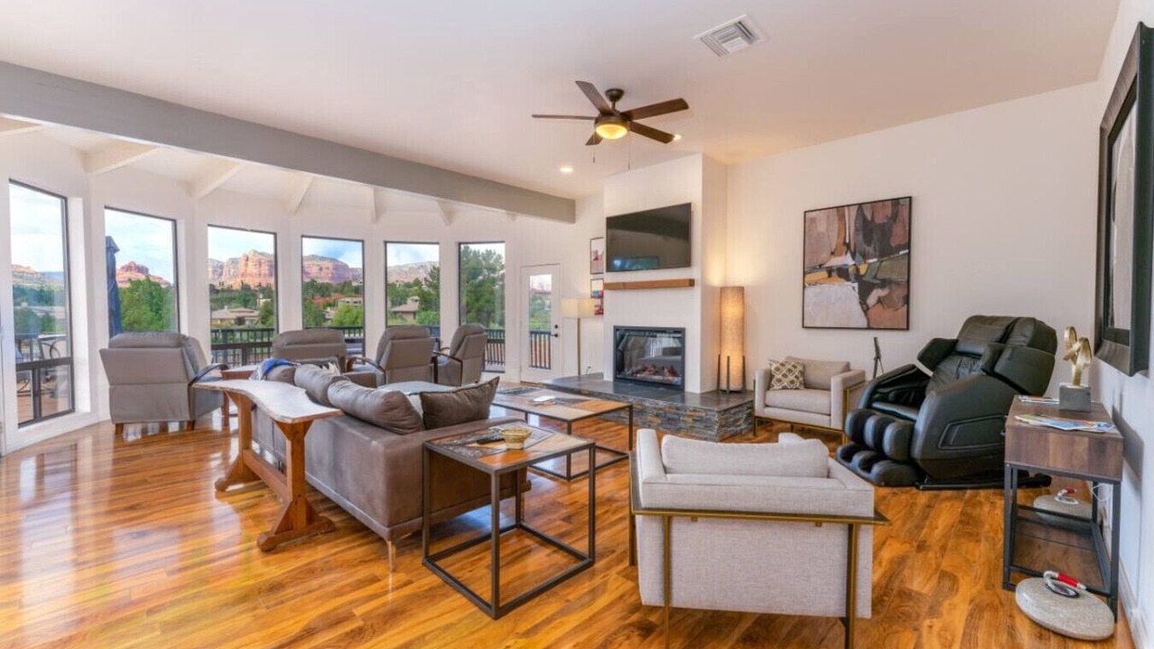 Photo of Livingroom in Oak Creek