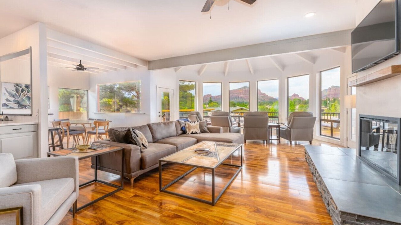 Photo of Livingroom in Oak Creek