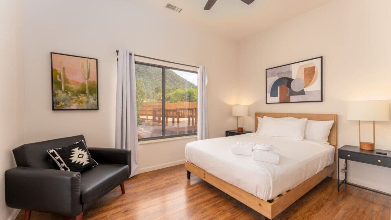 Photo of Bedroom in Oak Creek