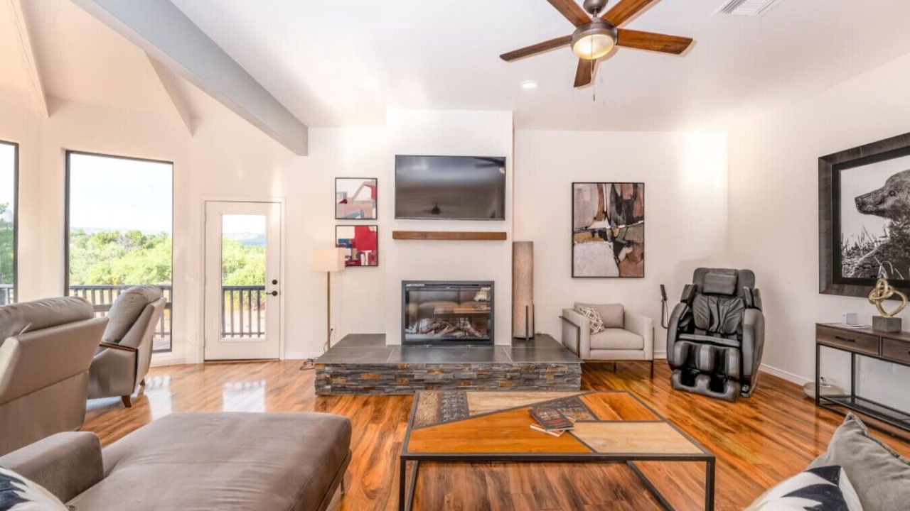 Photo of Livingroom in Oak Creek