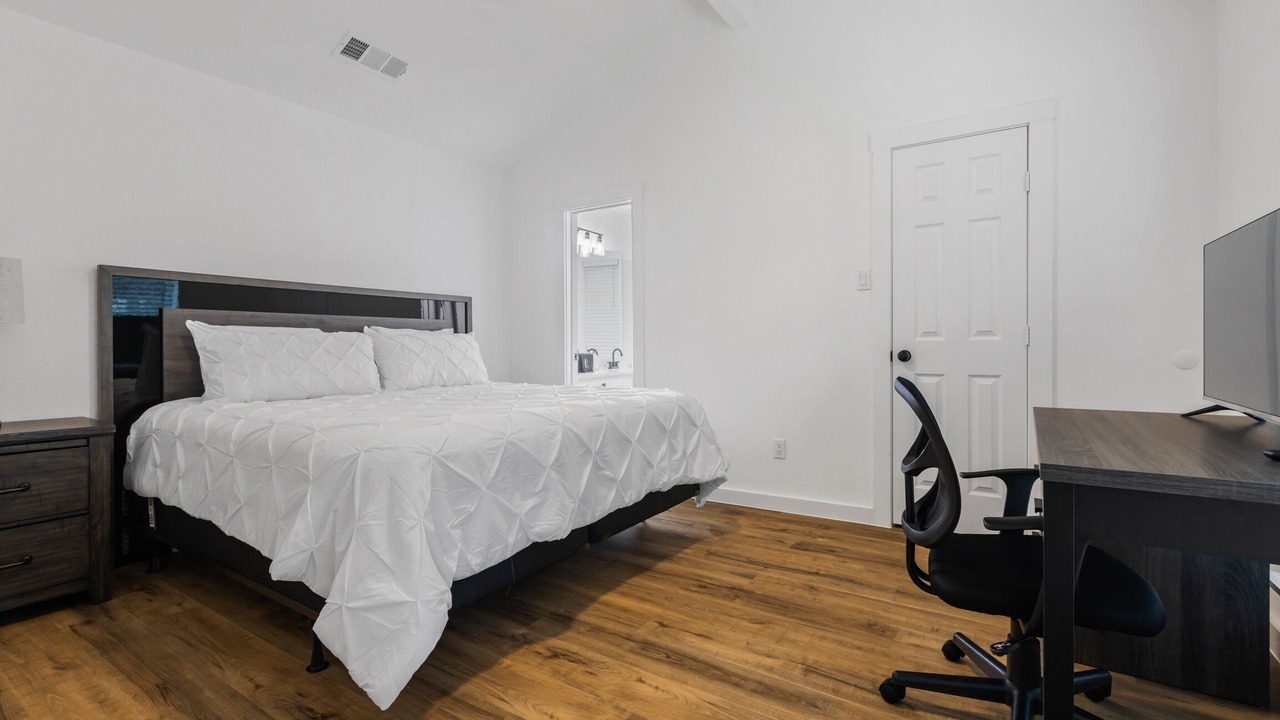 Photo of Bedroom in Euless