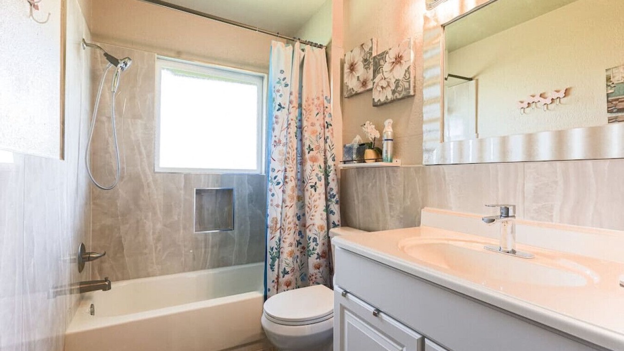 Photo of Bathroom in Central Oklahoma City