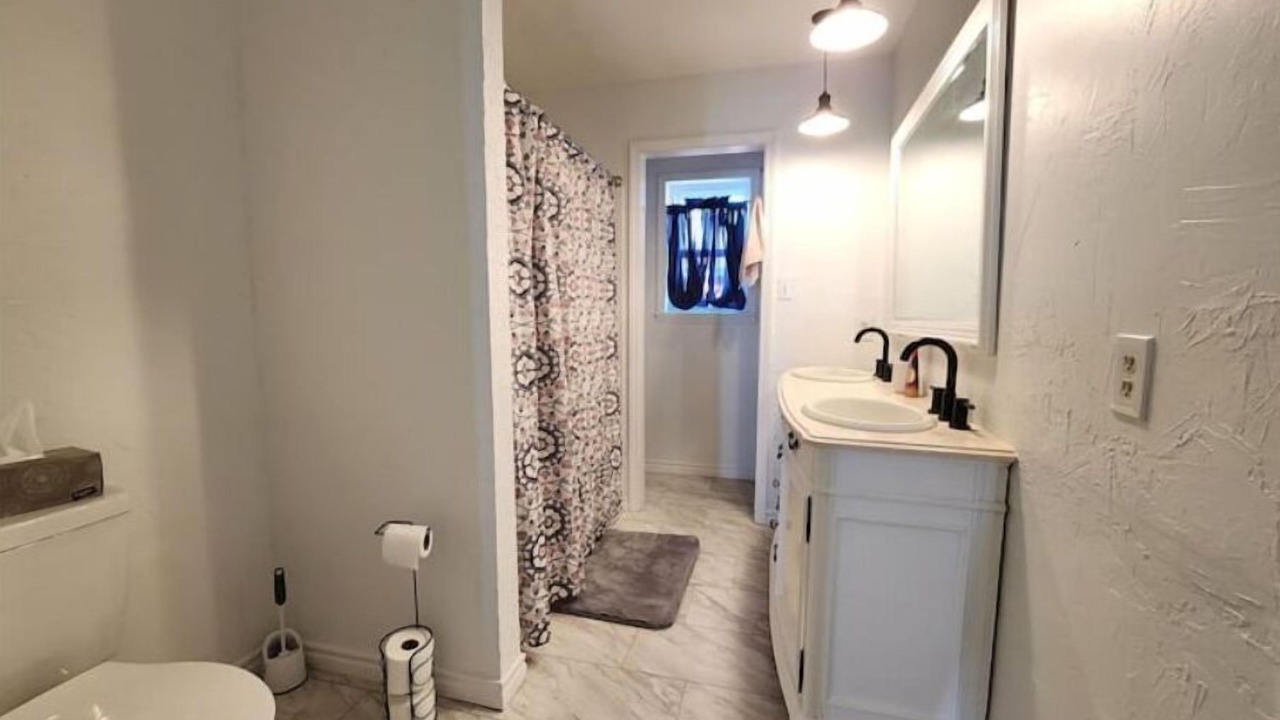 Photo of Bathroom in Canyon