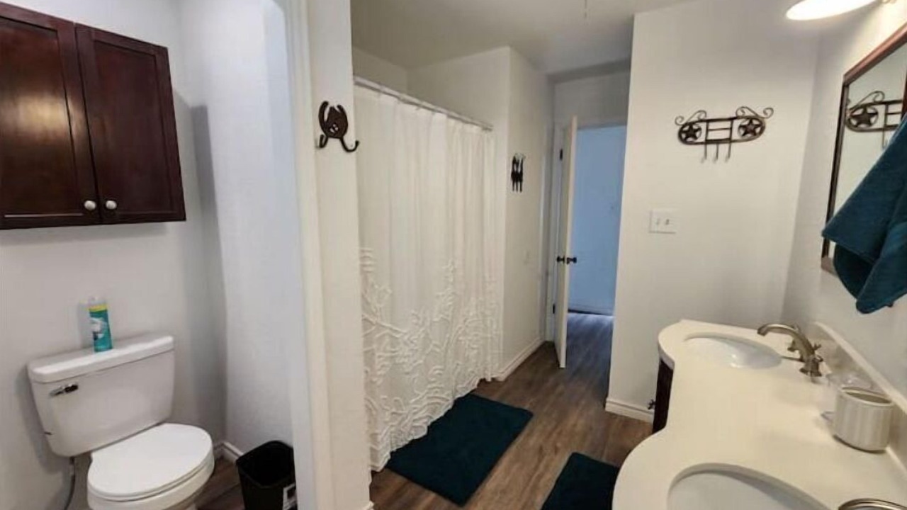 Photo of Bathroom in Canyon