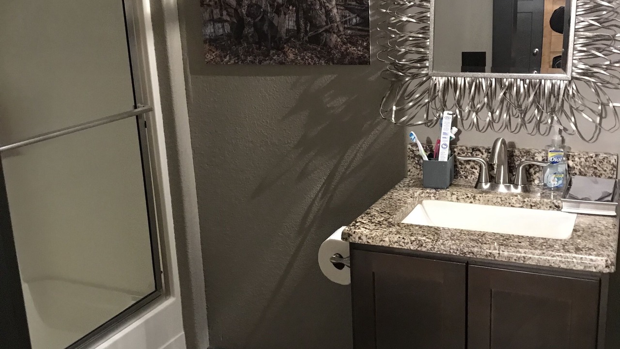 Photo of Bathroom in Gregory