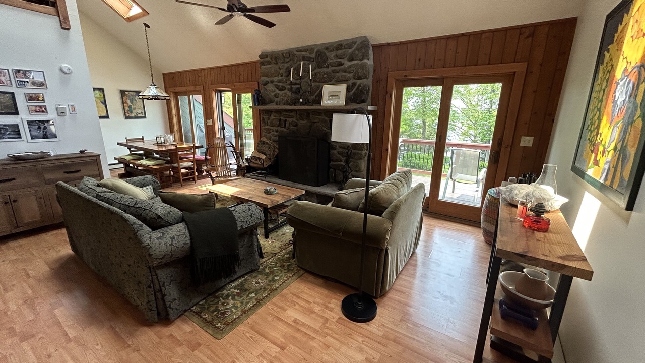 Photo of Livingroom in Highland Lake