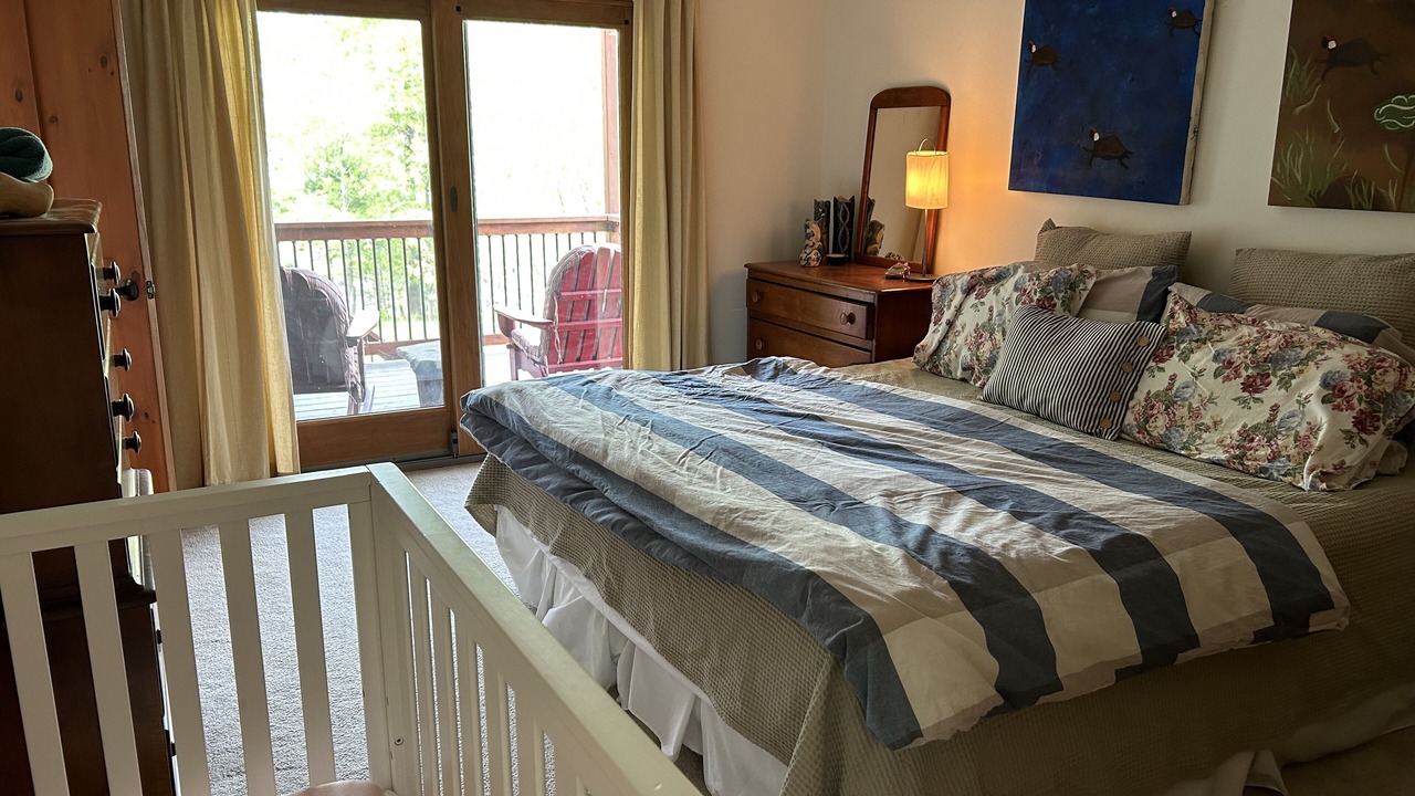 Photo of Bedroom in Highland Lake