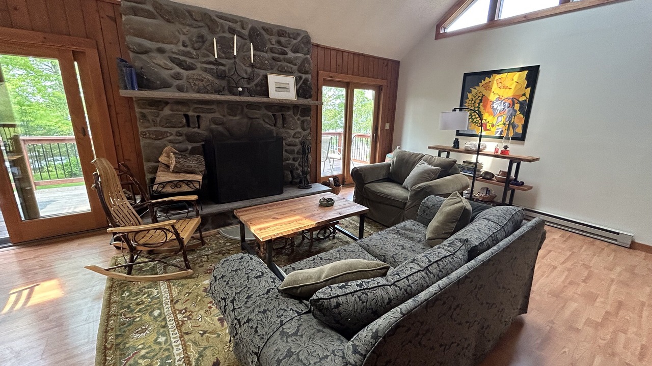 Photo of Livingroom in Highland Lake