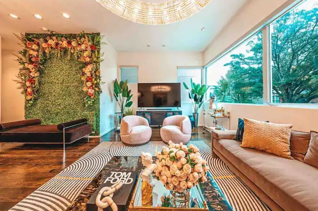Photo of Livingroom in Washington Ave./ Memorial Park