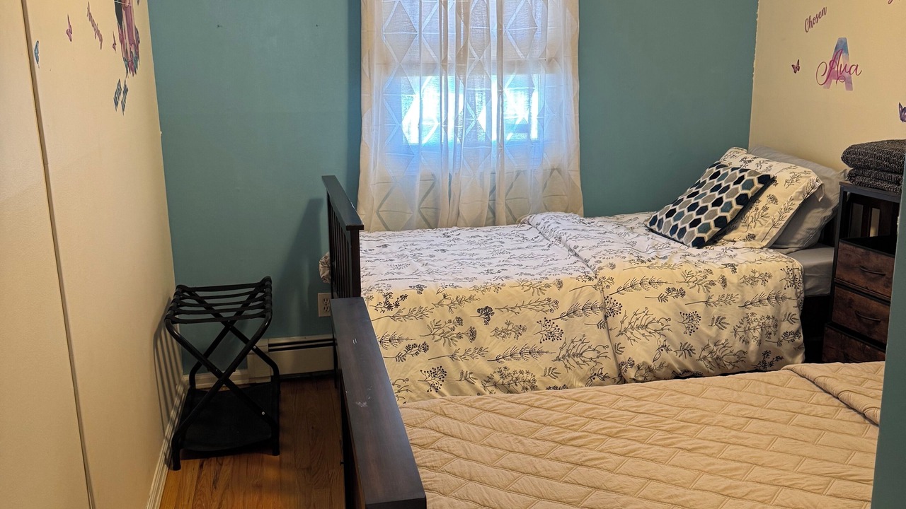 Photo of Bedroom in West Babylon