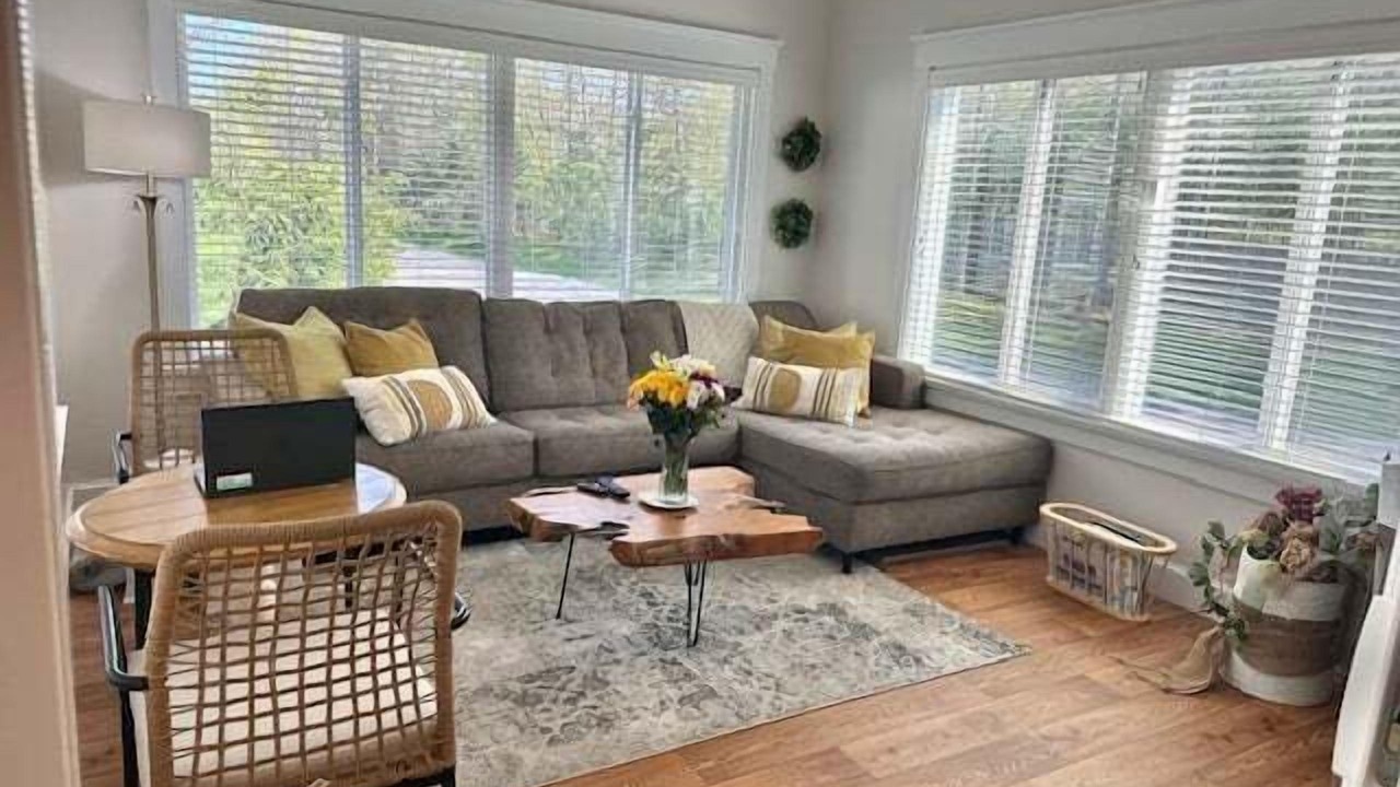 Photo of Livingroom in Moody