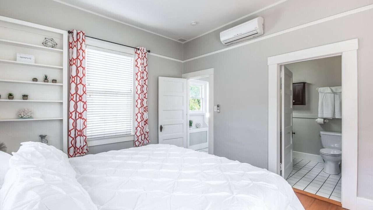 Photo of Bedroom in West University