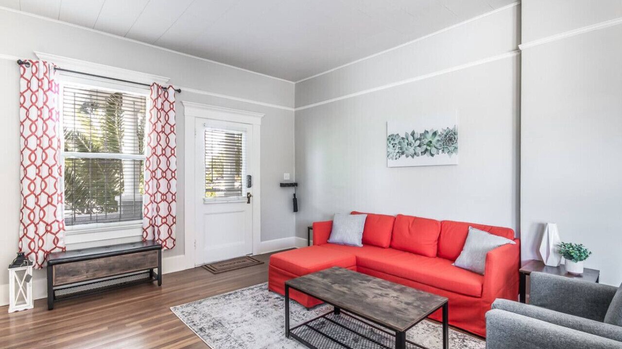 Photo of Livingroom in West University