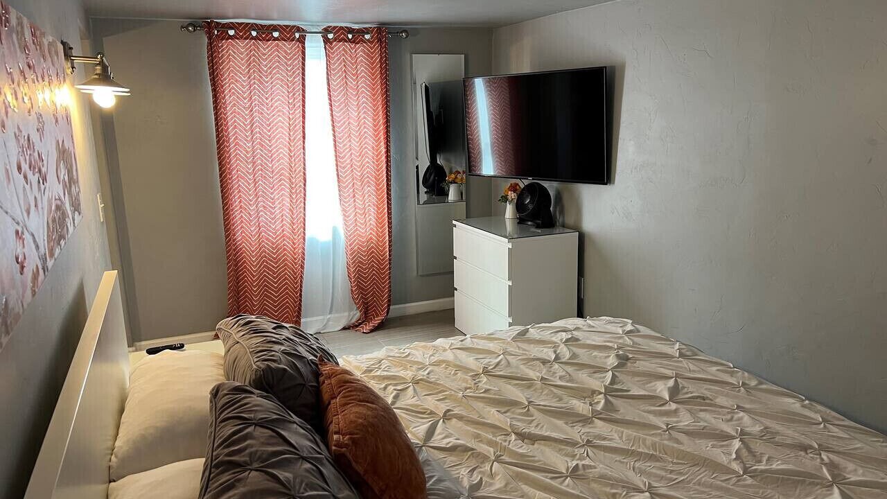 Photo of Bedroom in West University