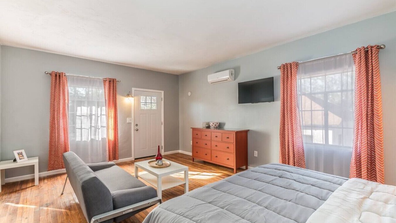 Photo of Bedroom in West University