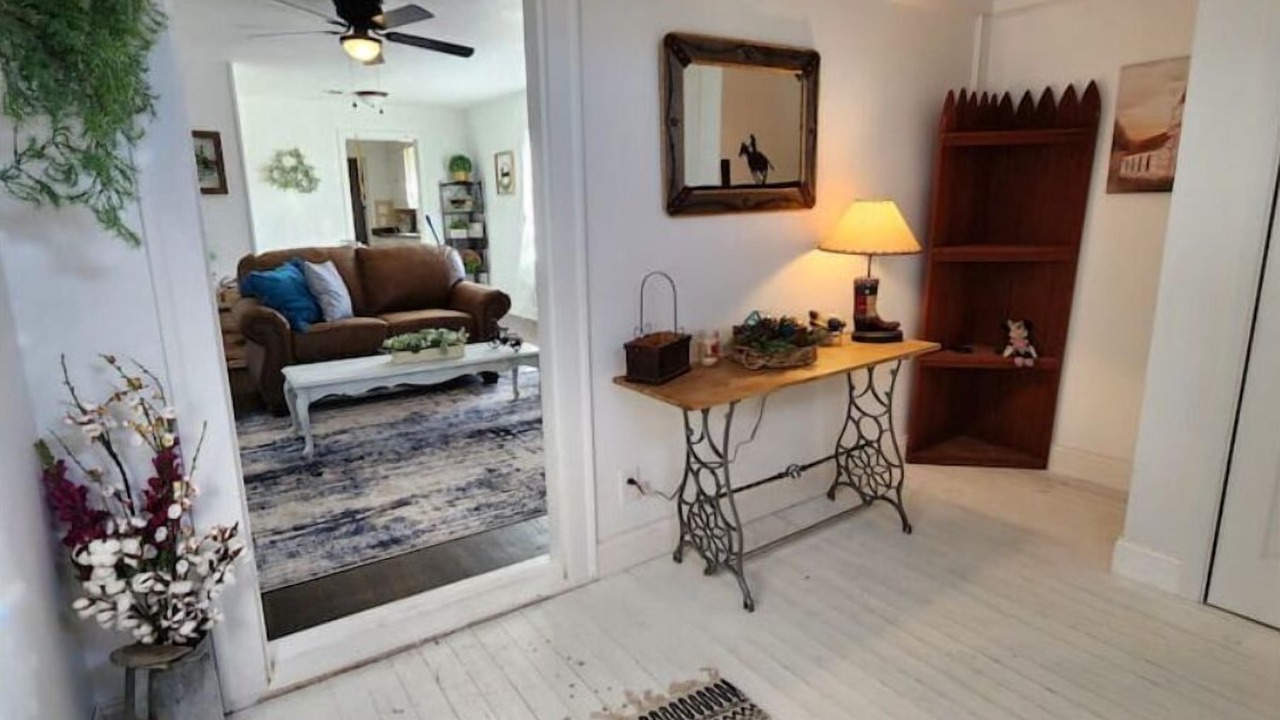Photo of Livingroom in Canyon