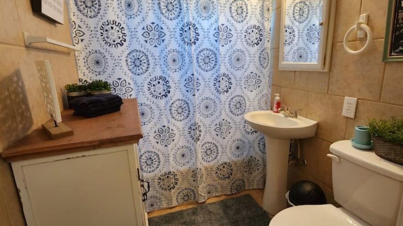 Photo of Bathroom in Canyon