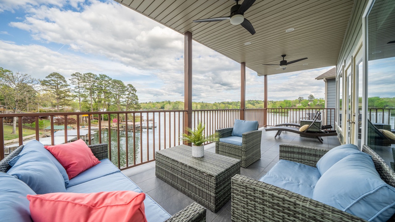 Photo of Patio Balcony in Piney