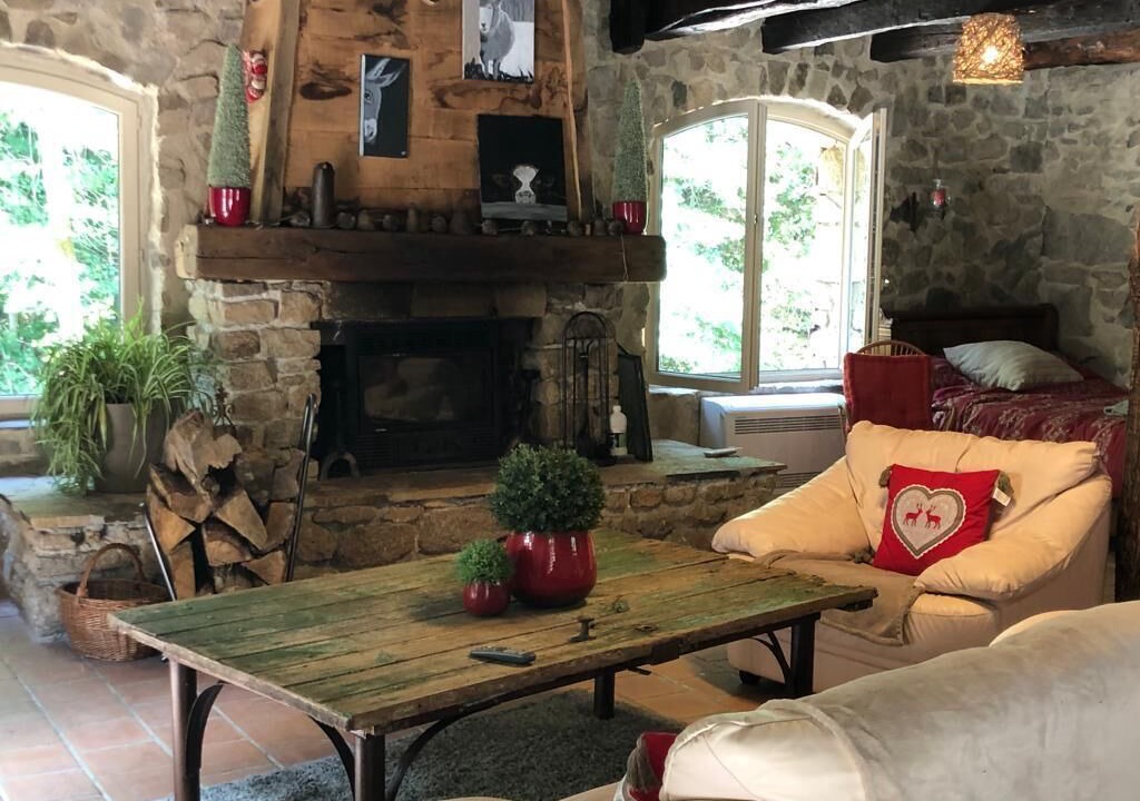 Photo of Livingroom in Nontron