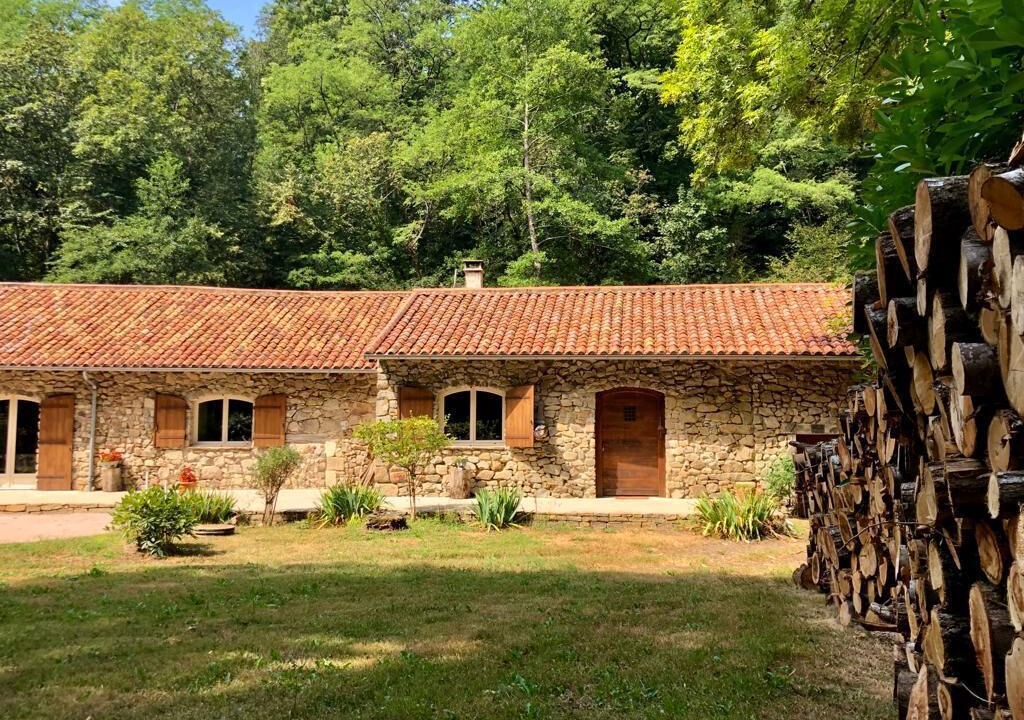 Photo of Outdoor in Nontron