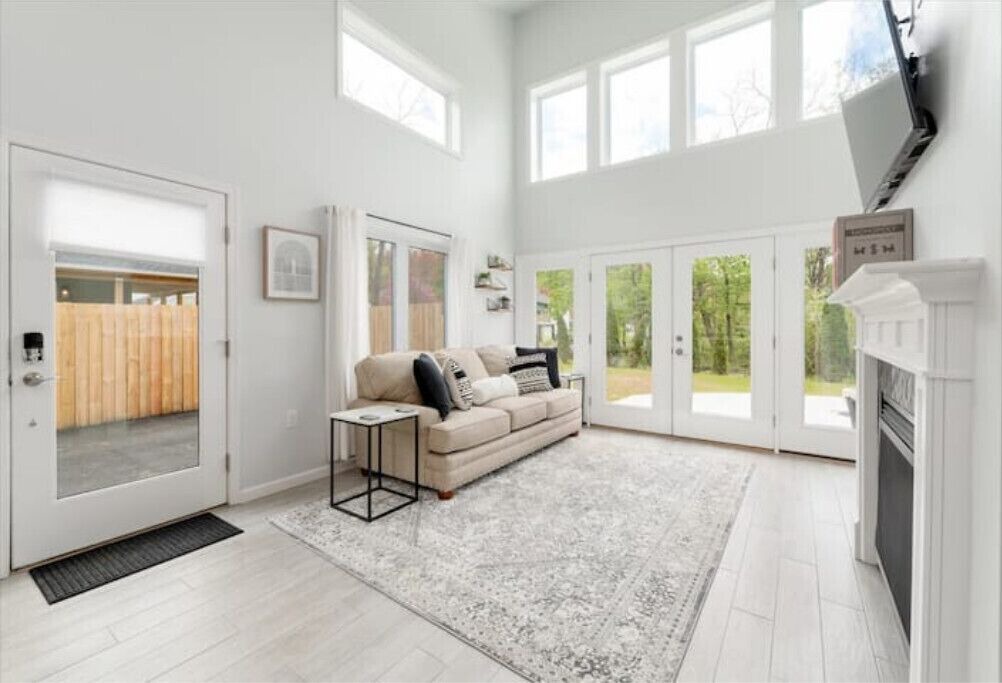 Photo of Livingroom in Schnecksville