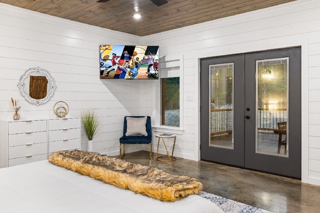 Photo of Bedroom in Hochatown