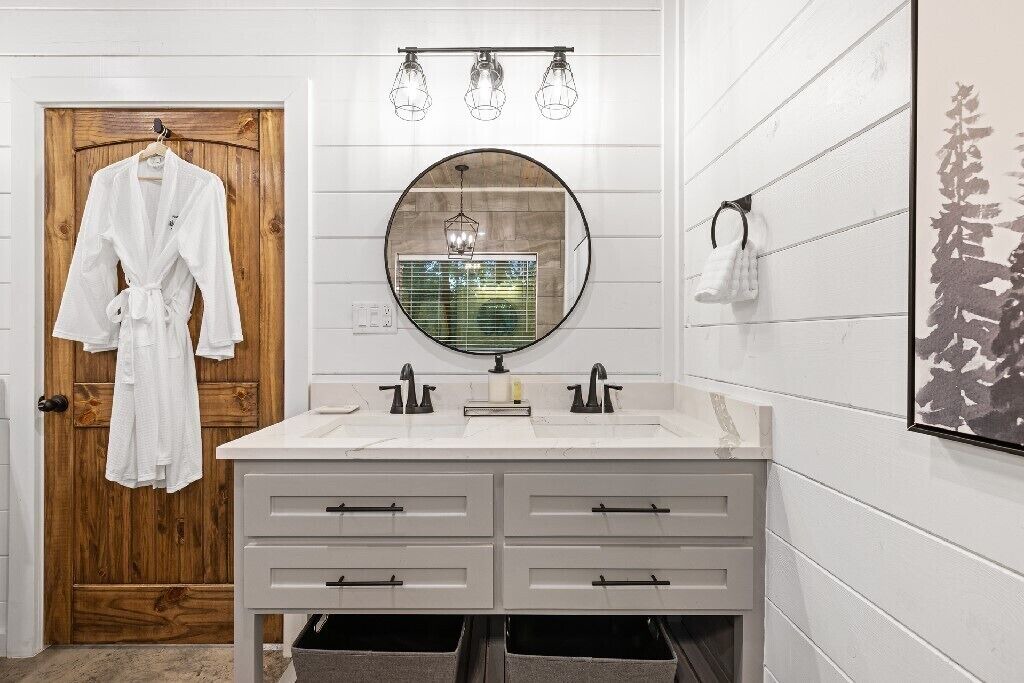 Photo of Bathroom in Hochatown