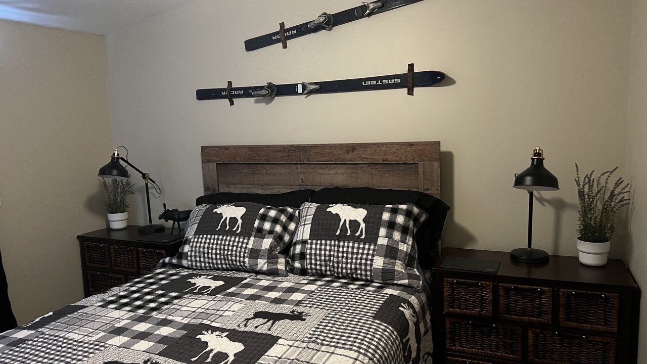 Photo of Bedroom in Algonquin Highlands