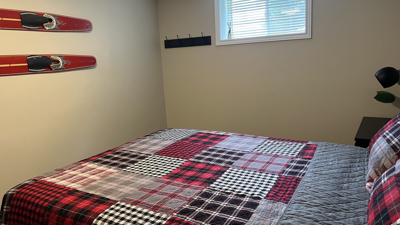 Photo of Bedroom in Algonquin Highlands