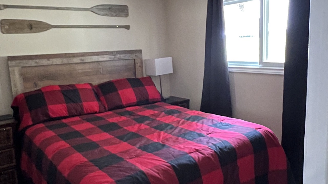 Photo of Bedroom in Algonquin Highlands