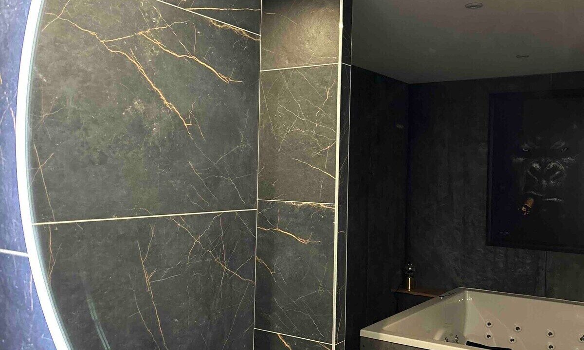 Photo of Bathroom in Les Attaques