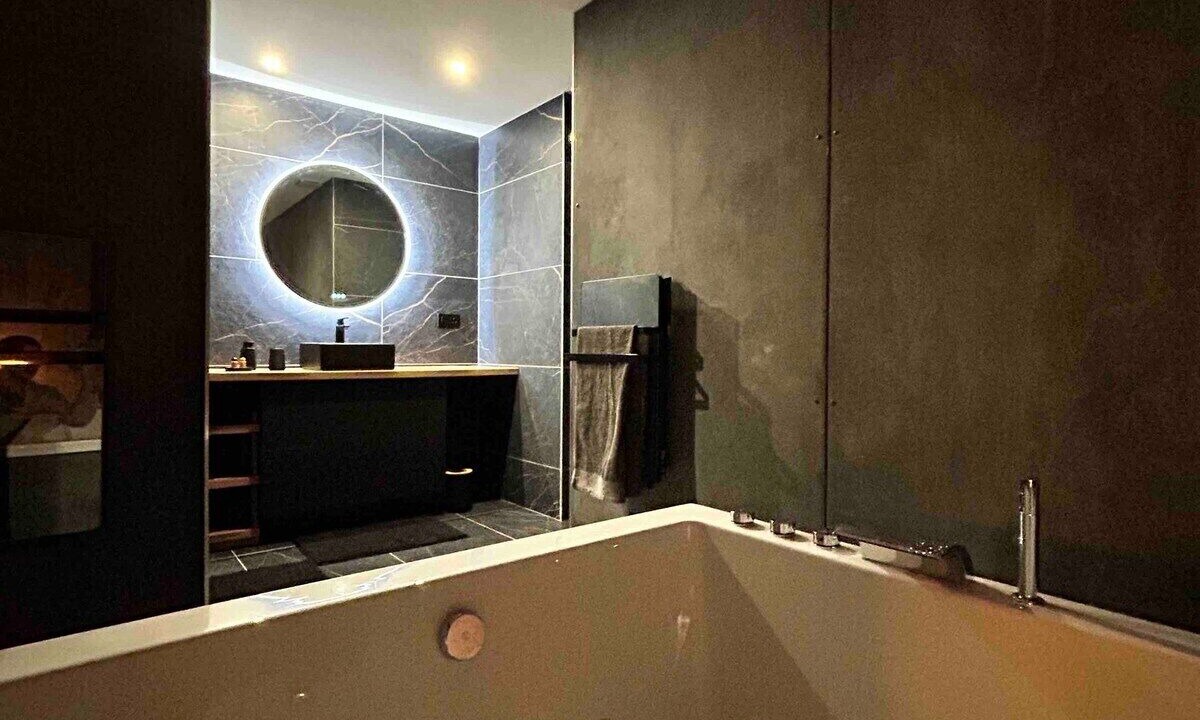 Photo of Bathroom in Les Attaques
