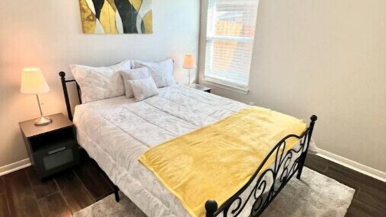 Photo of Bedroom in Edinburg